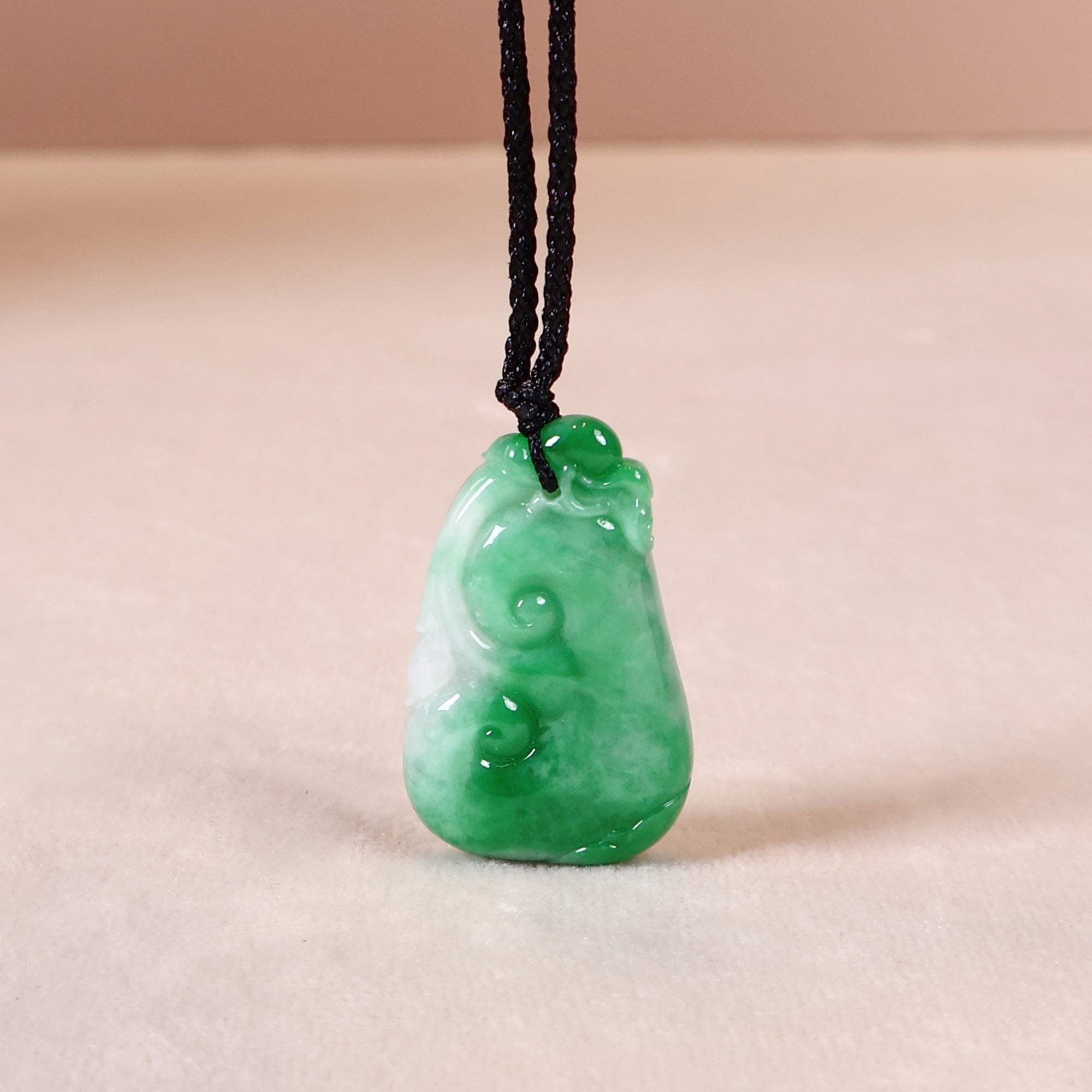 Green Natural Ruyi Jade Pendant Necklace