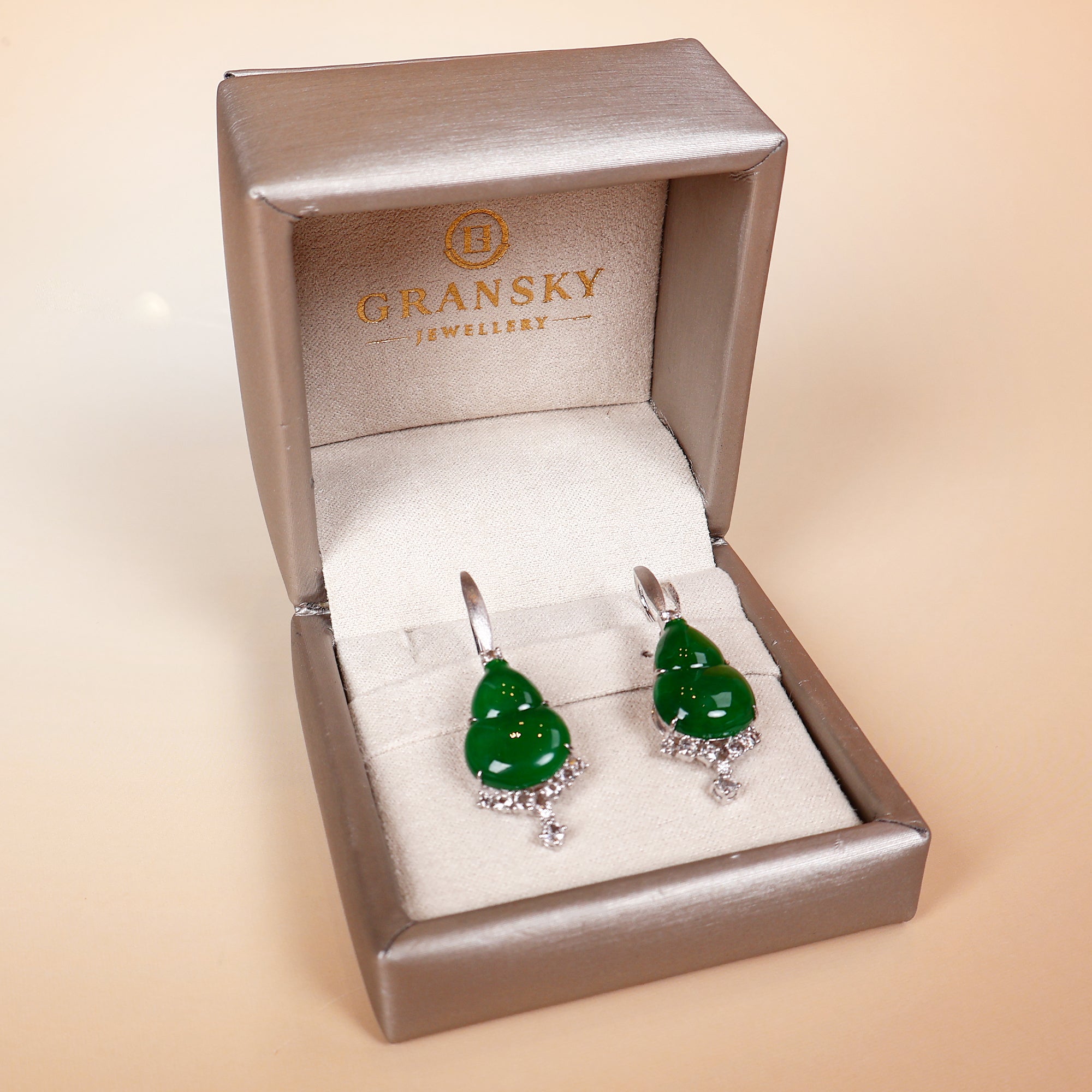 Packaging Of Jade Drop Earring