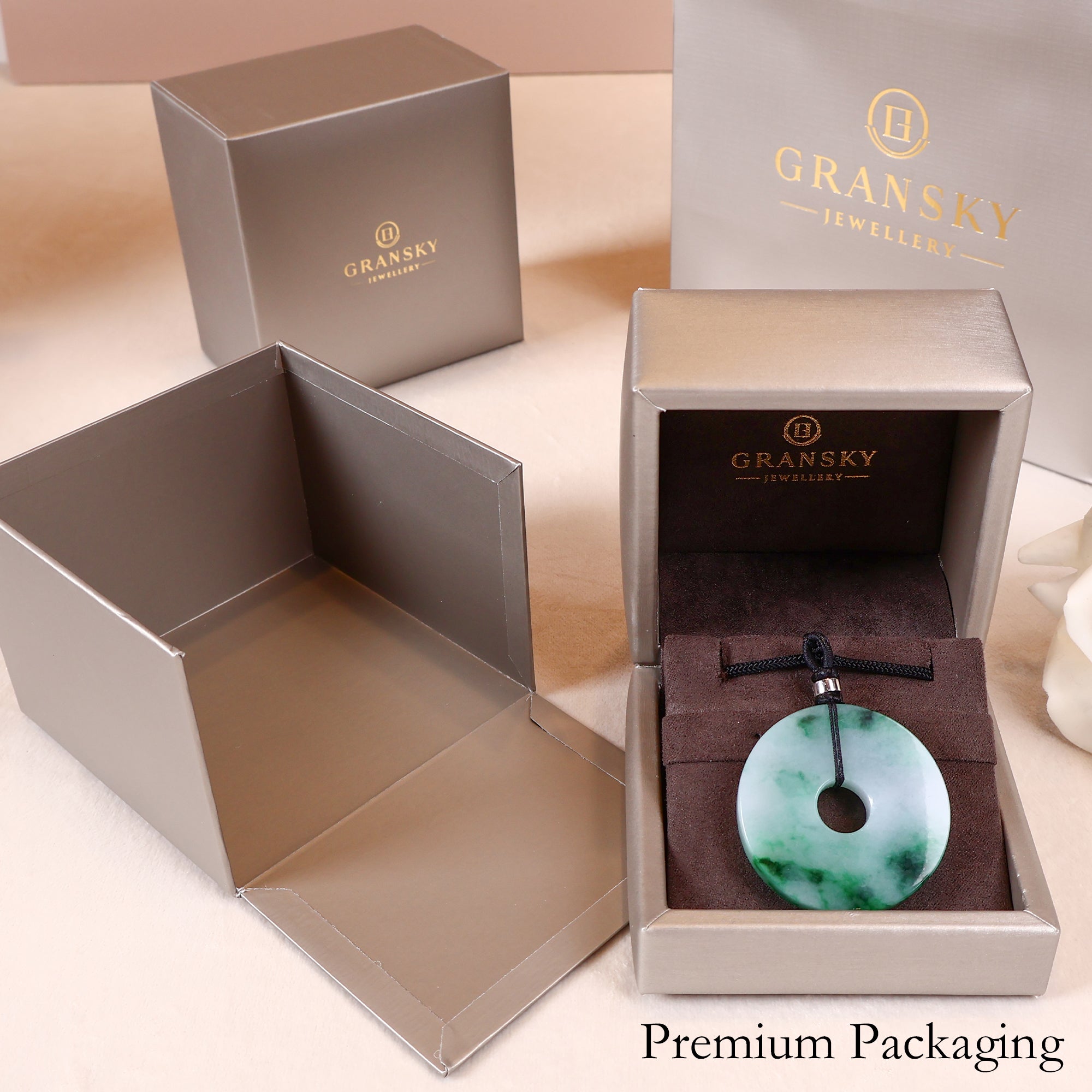 Packaging Box Of Big Jade Disc Pendant Necklace