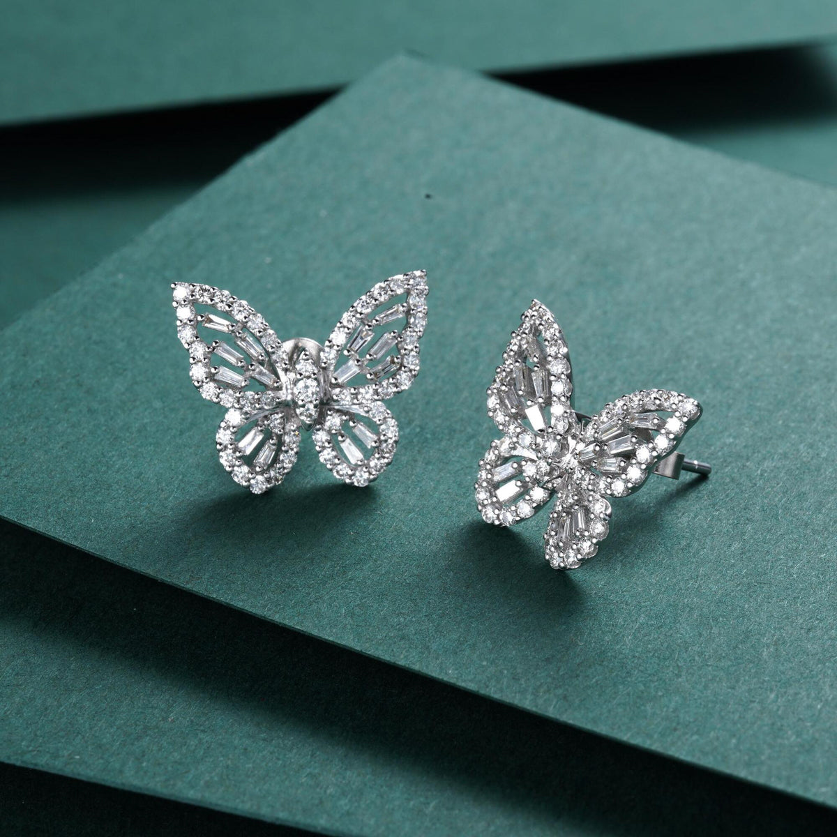 18K White Gold Diamond Butterfly Stud hot Earrings D