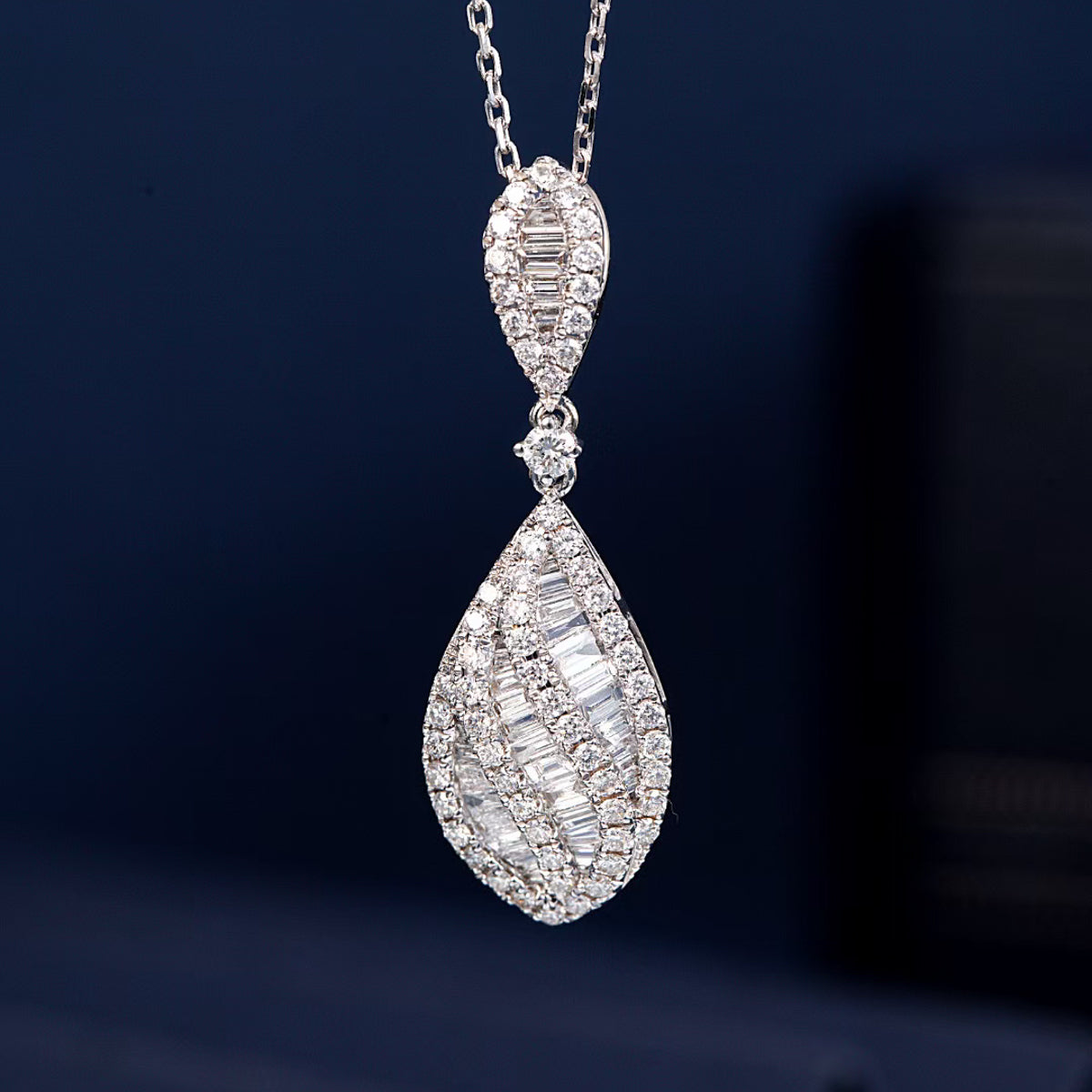 Gransky 18K White Gold Natural Diamond Pear Pendant Nceklace