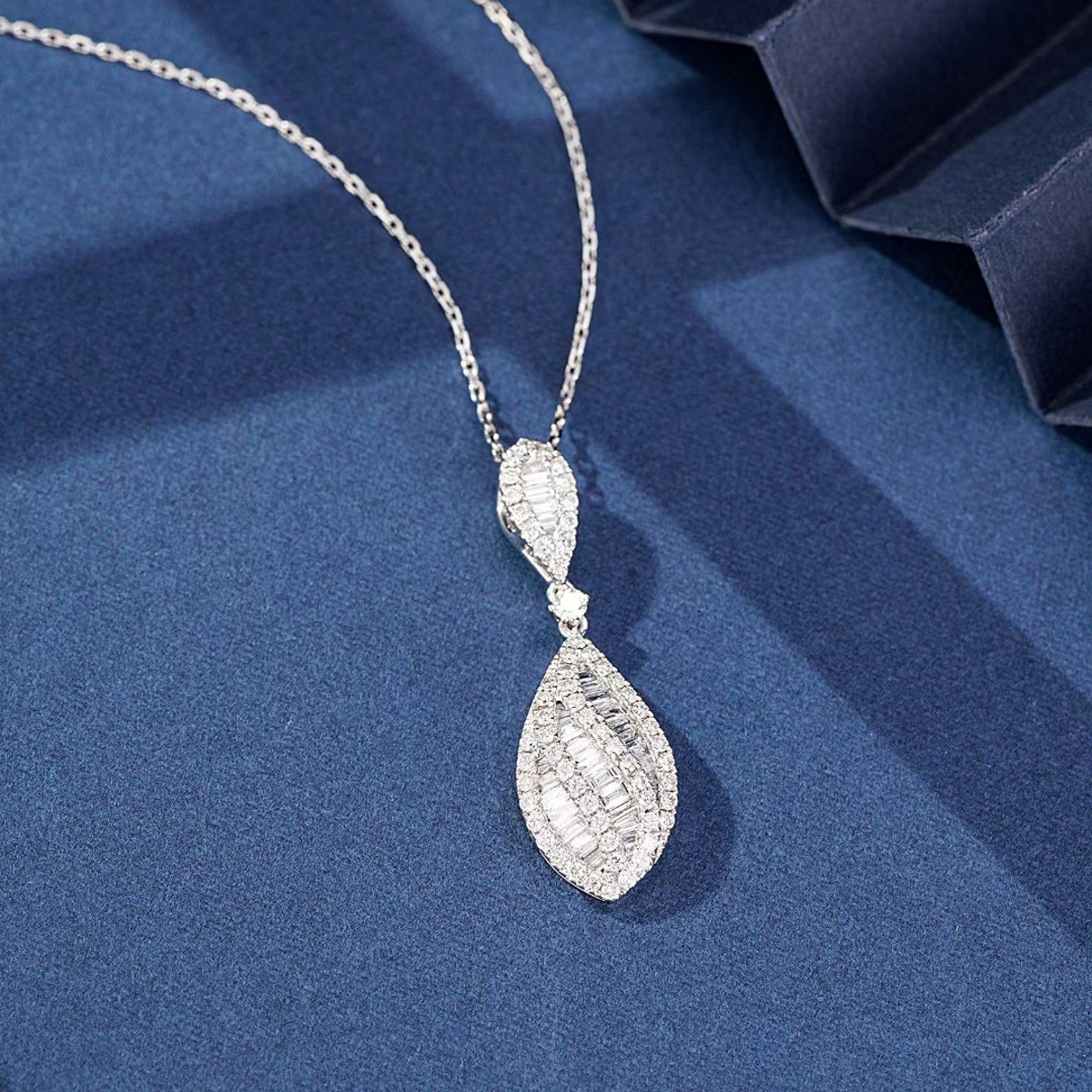 Gransky 18K White Gold Natural Diamond Pear Pendant Nceklace