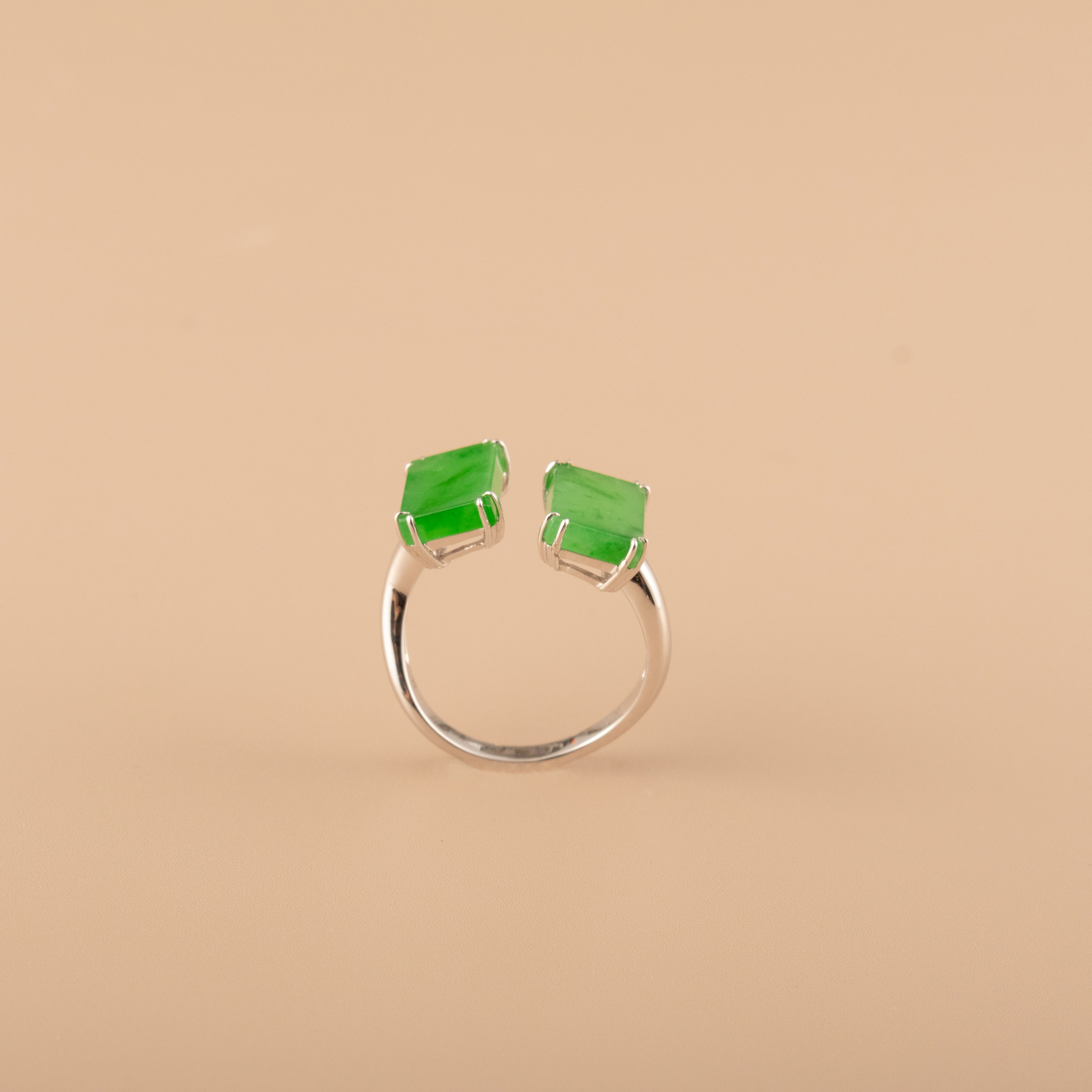 GRANSKY X KATHERINE 18K White Gold Natural Green Jade Bypass Jade Ring