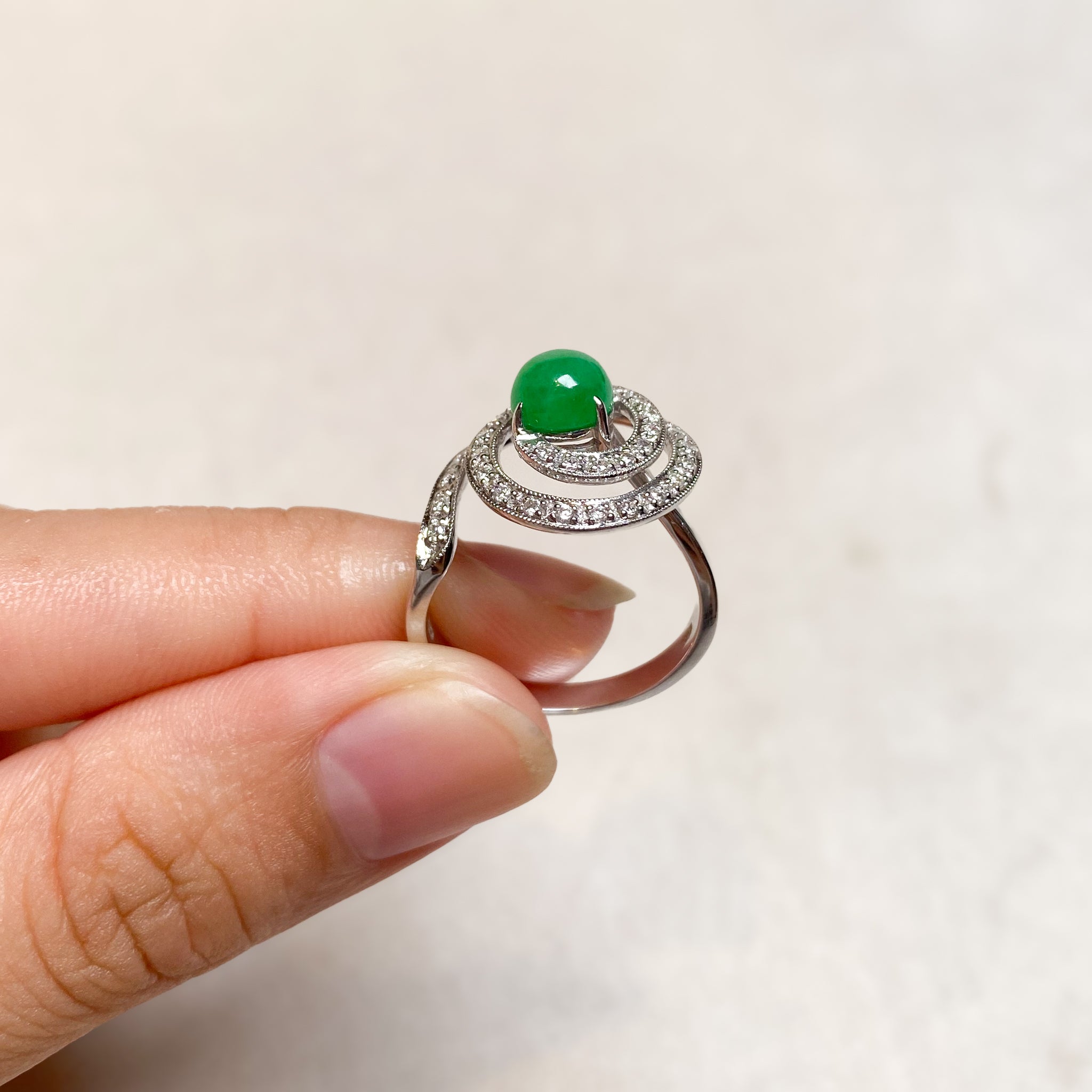 US 6.75 18k White Gold Rare Round Jadeite Ring